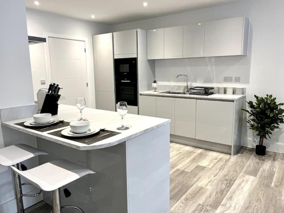 Luxury 3 Bed House W Parking & Garden! 1 Villa Bournemouth Exteriör bild