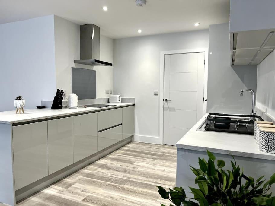 Luxury 3 Bed House W Parking & Garden! 1 Villa Bournemouth Exteriör bild